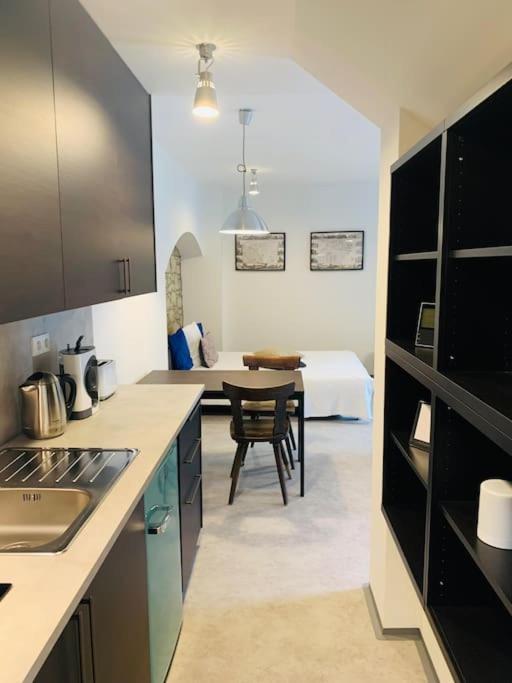 Cozy Friendly Place With Free Parking Prag Exterior foto