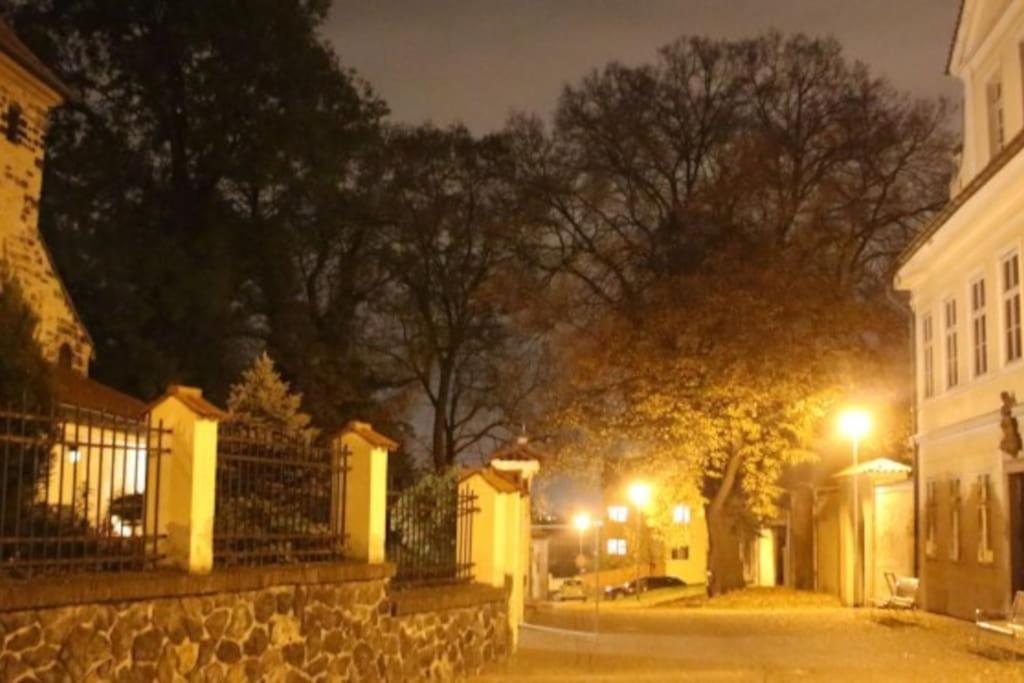 Cozy Friendly Place With Free Parking Prag Exterior foto