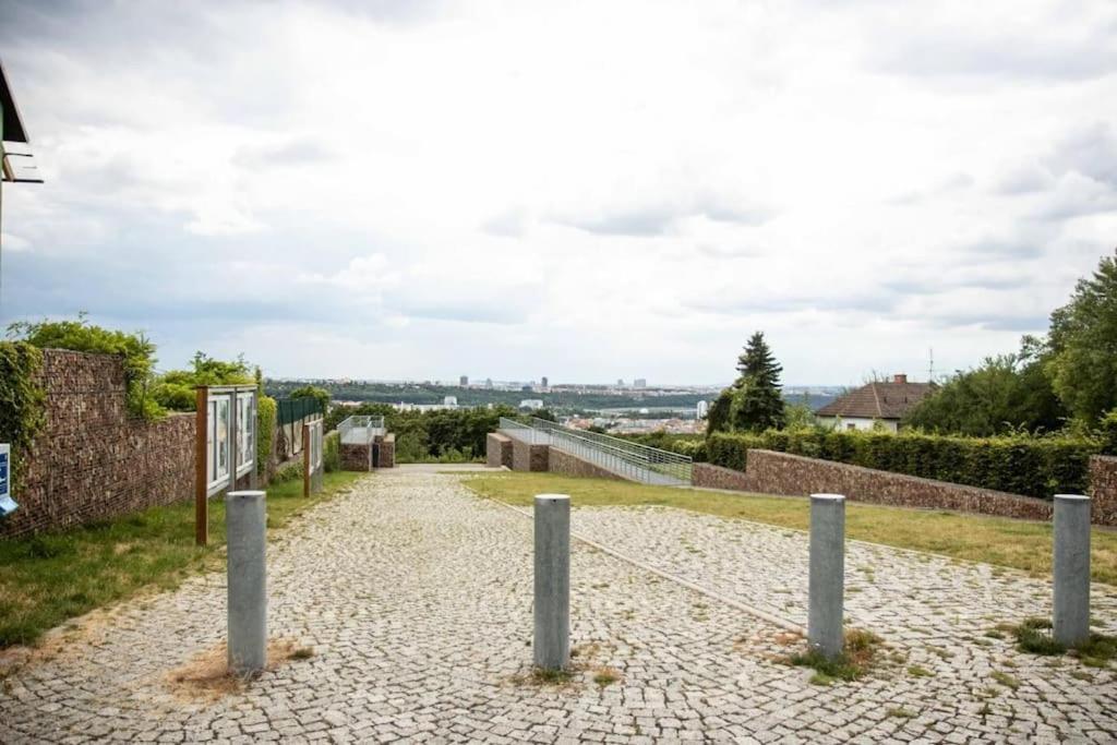 Cozy Friendly Place With Free Parking Prag Exterior foto