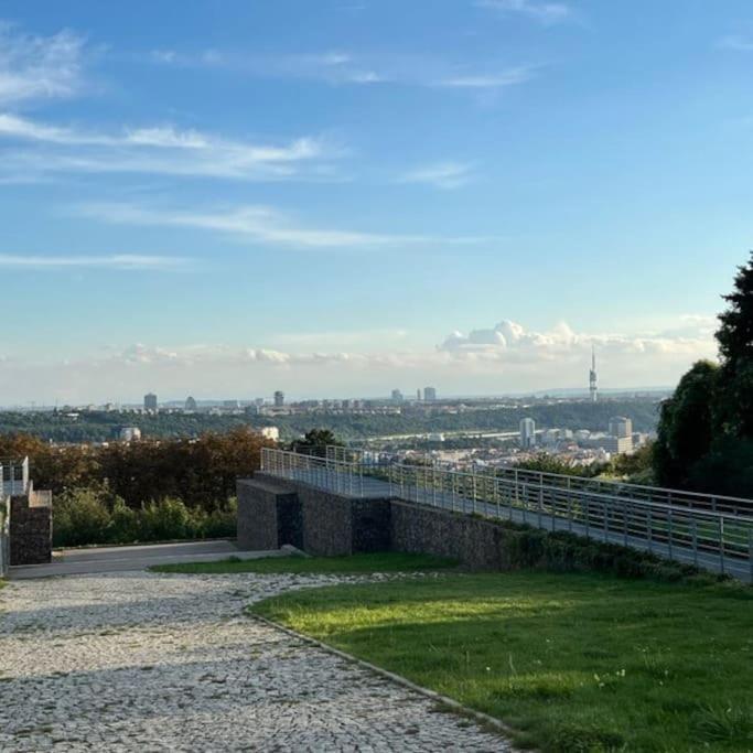 Cozy Friendly Place With Free Parking Prag Exterior foto